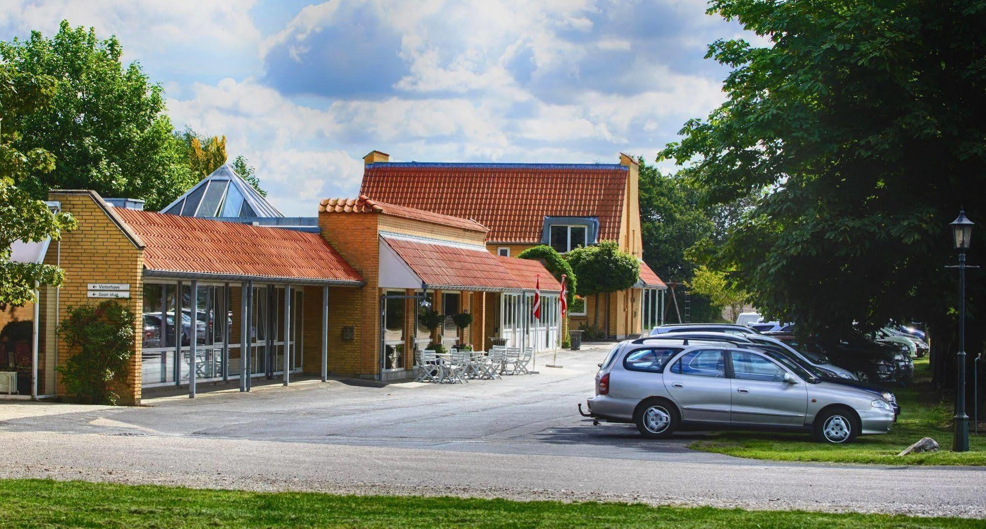 Fjelsted Skov Hotel & Konference Ejby  Exterior photo